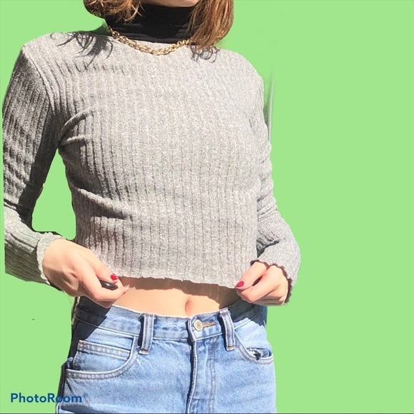 FOREVER 21 gray knit lettuce edge long sleeve crew neck minimalist crop top - Picture 5 of 9